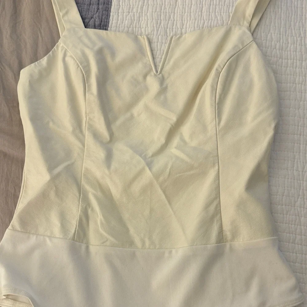 Elegant White Bodysuit - Picture 3 of 5